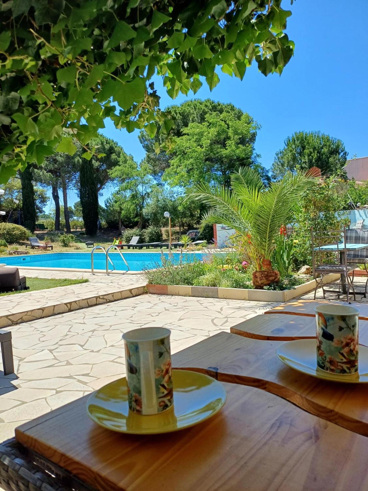 Bel Hotel Restaurant La Gentilhommiere Trebes Bagian luar foto