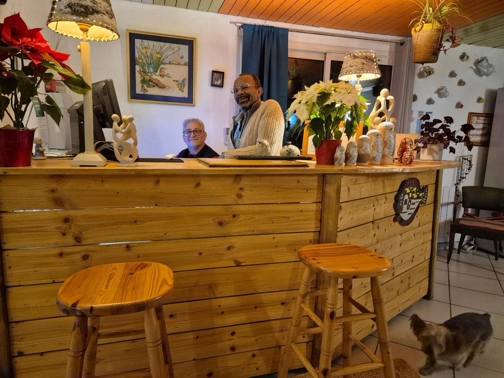 Bel Hotel Restaurant La Gentilhommiere Trebes Bagian luar foto